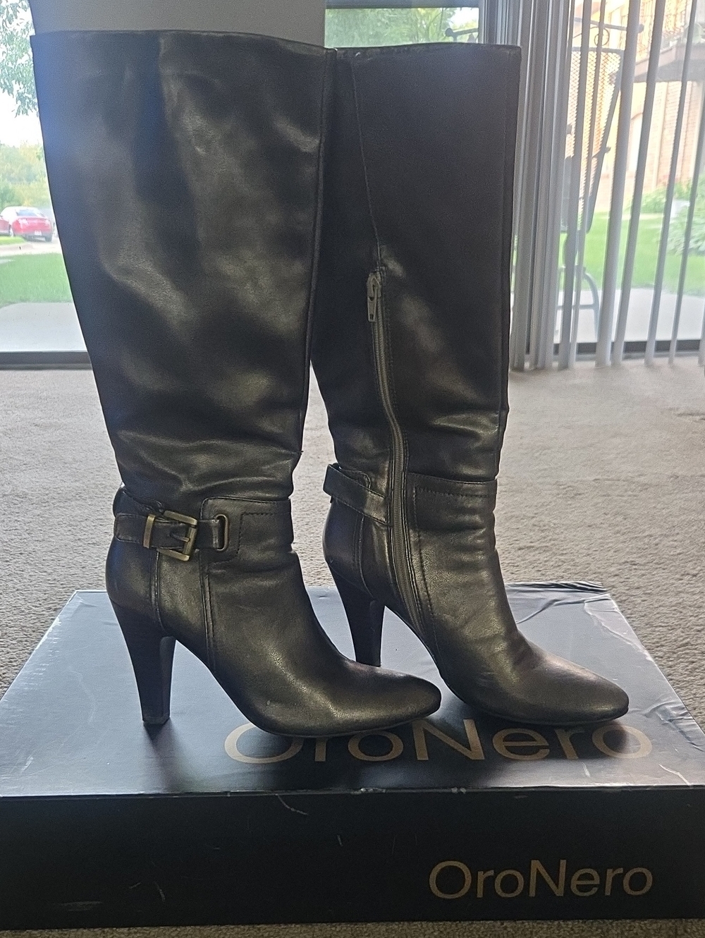 Women's Black Knee-High Leather Heeled Boots